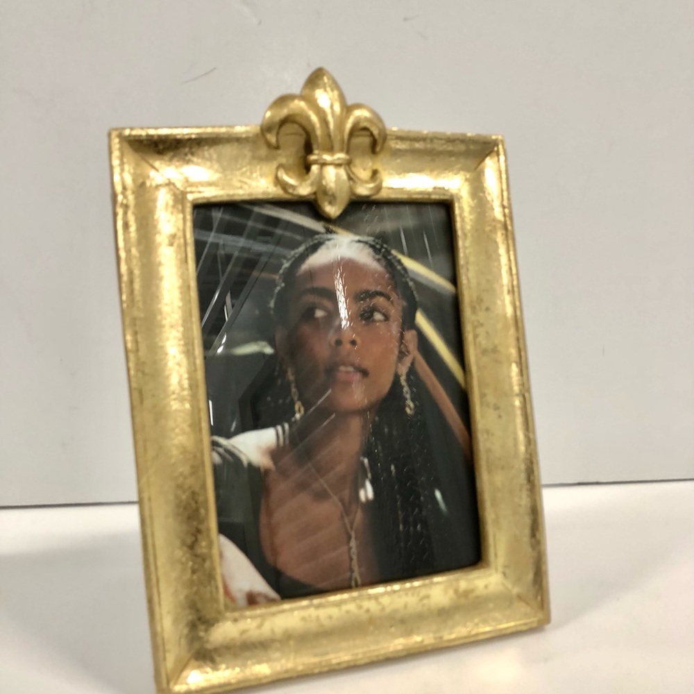 Vintage Gold Fleur-de-Lis Picture Frame